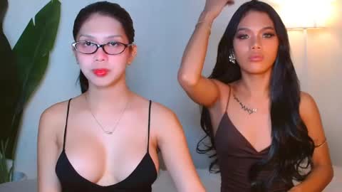 Snapshot of urwildest_margaret chatting on May 6, 2026, 6:13 pm urwildest_margaret online show from May 6, 2026, 6:13 pm