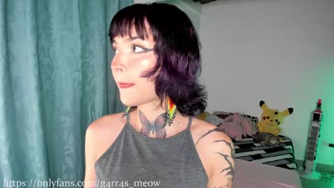 Snapshot of uryko_yor chatting on January 7, 2025, 12:24 am online show from January 7, 2025, 12:24 am