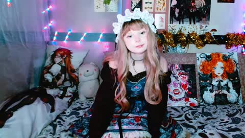 Usagi Blush online show from January 8, 2025, 1:53 am