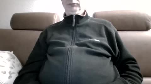 Snapshot of use2020 chatting on October 18, 2025, 7:47 pm use2020 online show from October 18, 2025, 7:47 pm