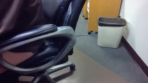 Snapshot of useemie chatting on February 17, 2026, 12:18 am useemie online show from February 17, 2026, 12:18 am