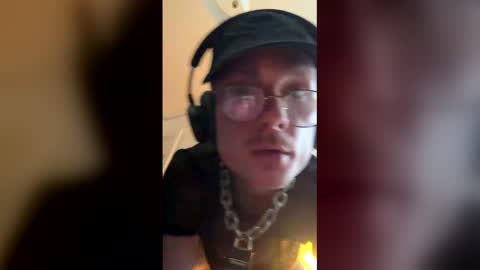 useme0limitsslut online show from May 8, 2026, 5:46 am