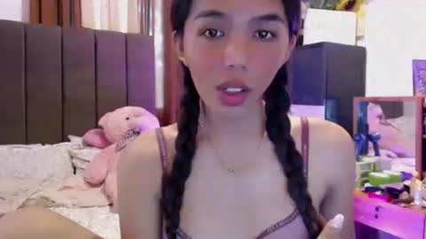 usweetcummer_kiana online show from September 27, 2025, 1:10 am
