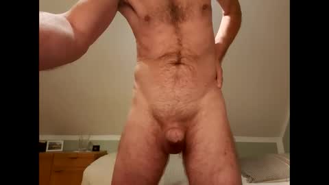 Snapshot of uwe_online chatting on November 16, 2025, 8:25 pm UWE online show from November 16, 2025, 8:25 pm