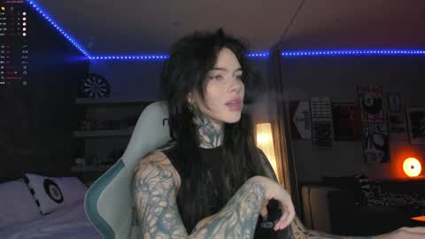 Snapshot of uwu_eva chatting on May 12, 2026, 6:49 pm Eva online show from May 12, 2026, 6:49 pm