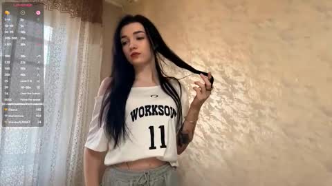 Lisi online show from February 28, 2026, 3:18 am