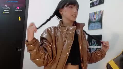 Snapshot of v1cky_ chatting on October 10, 2025, 10:42 pm v1cky_ online show from October 10, 2025, 10:42 pm