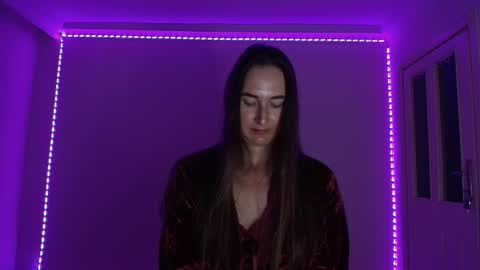 Valensiya online show from October 13, 2025, 8:09 pm