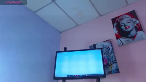 Snapshot of vahiolet_smith chatting on December 4, 2024, 3:43 pm Vahiolet smith online show from December 4, 2024, 3:43 pm