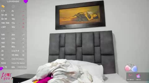 Snapshot of vahiolet_smith chatting on April 4, 2026, 12:42 am Vahiolet smith online show from April 4, 2026, 12:42 am