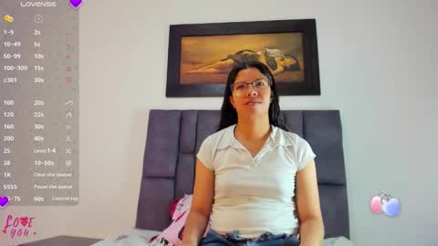 Snapshot of vahiolet_smith chatting on April 5, 2026, 2:31 am Vahiolet smith online show from April 5, 2026, 2:31 am