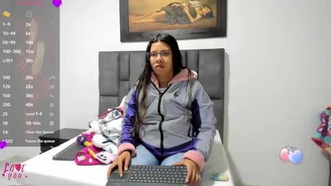 Snapshot of vahiolet_smith chatting on April 28, 2026, 3:11 am Vahiolet smith online show from April 28, 2026, 3:11 am