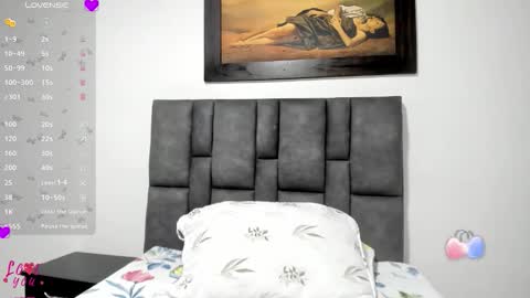 Snapshot of vahiolet_smith chatting on May 1, 2026, 3:11 am Vahiolet smith online show from May 1, 2026, 3:11 am