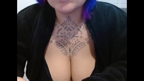 Vah Oliver online show from November 6, 2025, 3:46 pm