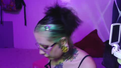 Snapshot of vainilla_l chatting on May 10, 2026, 2:17 am Vainilla Independent model online show from May 10, 2026, 2:17 am