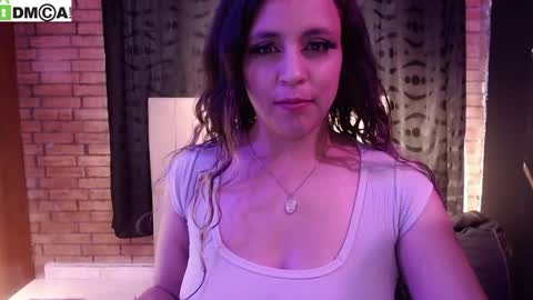 vaiolet online show from March 10, 2026, 9:31 pm