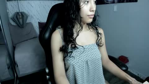 Snapshot of vaiolethsan chatting on June 6, 2026, 12:21 pm Vaioleth online show from June 6, 2026, 12:21 pm