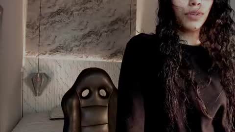 Snapshot of vaiolethsan chatting on June 27, 2026, 8:03 pm Vaioleth online show from June 27, 2026, 8:03 pm
