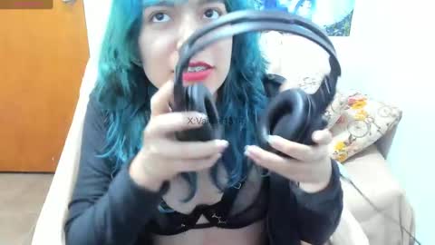 Snapshot of vaioletuwu chatting on October 8, 2025, 1:47 am Vaiolet1314 online show from October 8, 2025, 1:47 am