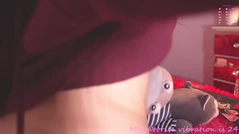 Val  online show from November 12, 2025, 10:52 pm