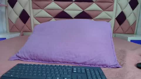 Valentina online show from October 6, 2025, 7:22 pm