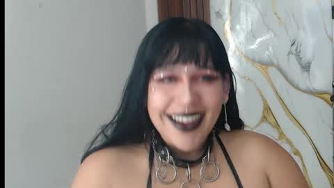 valen_ross7 online show from May 4, 2026, 7:48 am