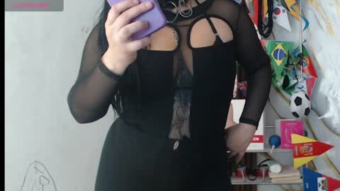 valen_ross7 online show from June 14, 2026, 2:52 pm