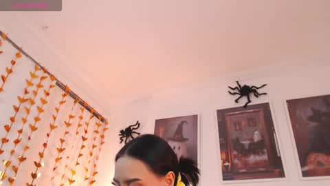 Snapshot of valen_ross_ chatting on October 9, 2025, 9:35 pm valentina Rossi 3 online show from October 9, 2025, 9:35 pm