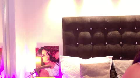 Snapshot of valen_scott_ chatting on April 20, 2026, 12:30 pm Valen Scott online show from April 20, 2026, 12:30 pm