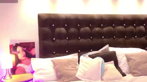 Snapshot of valen_scott_ chatting on April 22, 2026, 12:18 pm Valen Scott online show from April 22, 2026, 12:18 pm