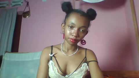 valencia302364 online show from February 3, 2025, 3:59 pm