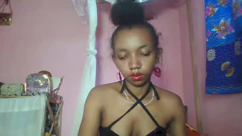 valencia302364 online show from February 27, 2025, 10:48 am