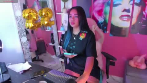 Snapshot of valensure chatting on February 8, 2025, 2:36 am Valen online show from February 8, 2025, 2:36 am