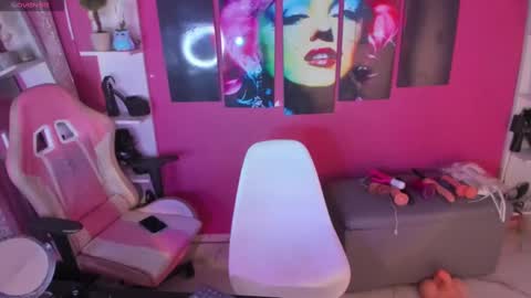 Snapshot of valensure chatting on March 9, 2025, 9:25 pm Valen online show from March 9, 2025, 9:25 pm
