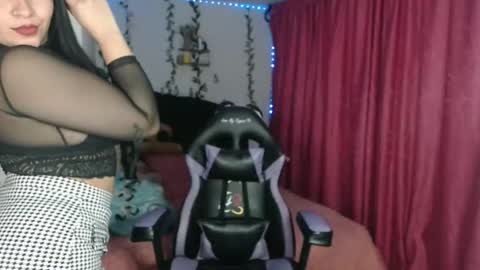 valenthina_96 online show from September 14, 2025, 3:16 am