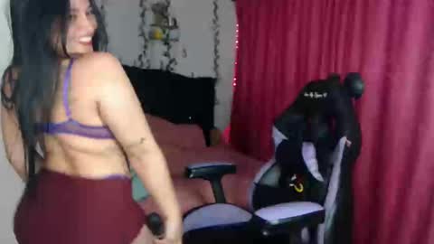 valenthina_96 online show from September 20, 2025, 3:51 am