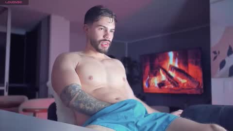 valenthinoking online show from February 3, 2026, 2:53 am