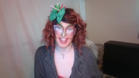 Snapshot of valentia_vickers chatting on December 17, 2024, 12:12 am Valentia online show from December 17, 2024, 12:12 am