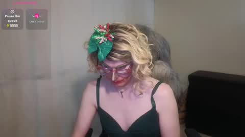 Snapshot of valentia_vickers chatting on December 19, 2024, 6:34 am Valentia online show from December 19, 2024, 6:34 am