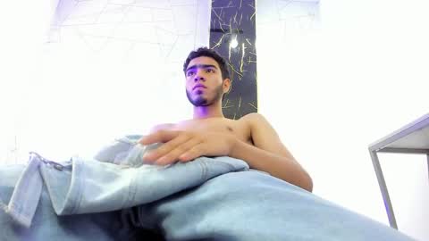 VALENTIN  online show from April 6, 2026, 4:46 am