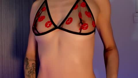 Snapshot of valentina__doll chatting on October 24, 2025, 10:06 pm Valentina  Dolls online show from October 24, 2025, 10:06 pm