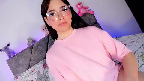 Snapshot of valentina_alba chatting on December 13, 2024, 2:38 pm Valentina online show from December 13, 2024, 2:38 pm