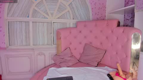 Snapshot of valentina_cortes72 chatting on October 14, 2025, 10:21 pm Valentina online show from October 14, 2025, 10:21 pm