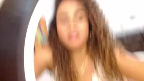 Snapshot of valentina_ferrer0 chatting on February 13, 2025, 7:52 pm Valen Ferrer online show from February 13, 2025, 7:52 pm