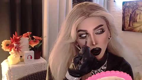 Amanda online show from September 25, 2025, 1:04 pm