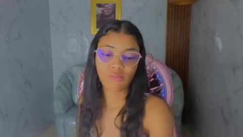 Snapshot of valentina_gomez_s chatting on June 18, 2026, 12:42 pm Valentina online show from June 18, 2026, 12:42 pm