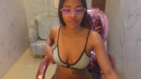 Snapshot of valentina_gomez_s chatting on June 24, 2026, 12:37 pm Valentina online show from June 24, 2026, 12:37 pm