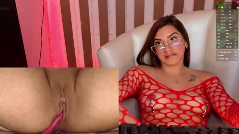 Valentina online show from March 6, 2025, 4:49 pm