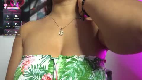 Snapshot of valentina_king18 chatting on October 28, 2025, 11:25 am VALENTINA online show from October 28, 2025, 11:25 am