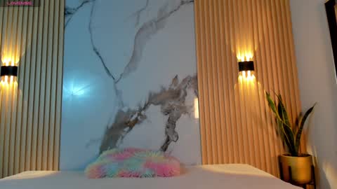 Snapshot of valentina_lux1 chatting on December 18, 2024, 3:15 am Valentina online show from December 18, 2024, 3:15 am
